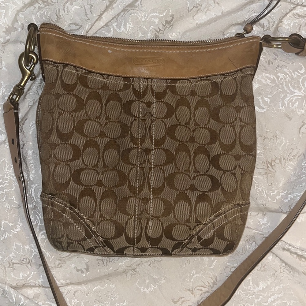 Authentic Coach Handbag. - Picture 1 of 6